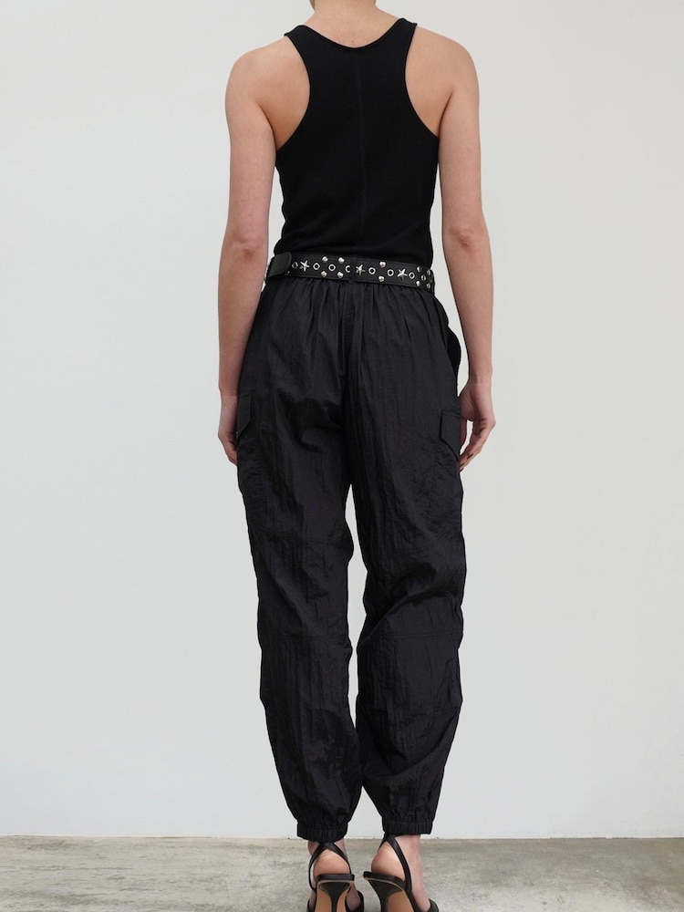 Schwarz - Religion Leichte Cargohose im Utility-Stil mit Bündchen, Grün - Bild 2 von 5 Schwarz - Religion Leichte Cargohose im Utility-Stil mit Bündchen, Grün - Bild 2 von 5