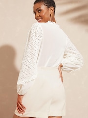 Love & Roses White Linen Linen Button Tab High Waisted Summer Shorts - Image 3 of 4