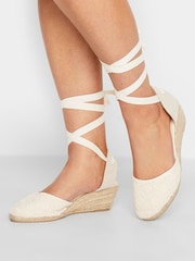 Weiß - Yours Curve Häkel-Espadrilles in extraweiter Passform mit geschlossener Zehenpartie - Bild 1 von 5