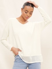 Weiß - Friends Like These Tunika-Top aus weichem Jersey mit Chiffon-Saum und V-Ausschnitt - Bild 1 von 4
