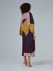 leem Grey Printed Plisse Abaya - Image 5 of 6