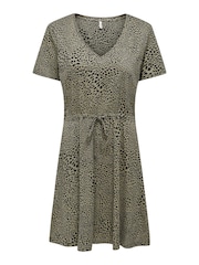 ONLY Curve Khaki Leopard Print V Neck Jersey T-Shirt Dress - Image 5 of 5