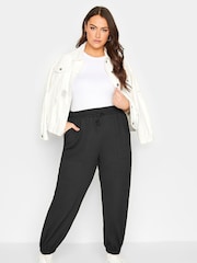 Schwarz - Yours Curve Jersey-Jogginghose mit Knittereffekt - Bild 2 von 5