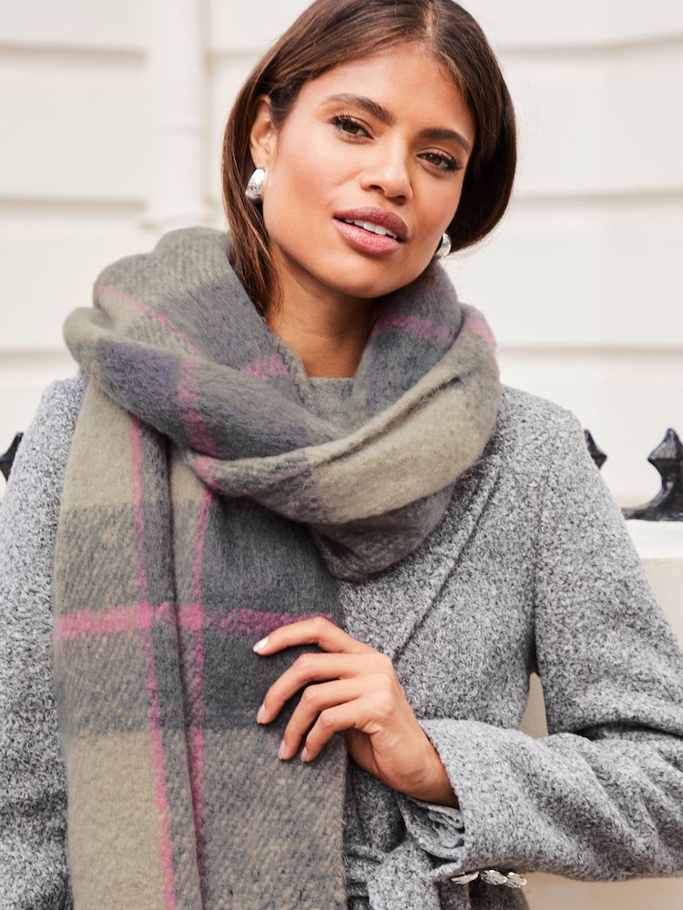 Lipsy Grey, White And Pink Super Soft Chunky Brushed Large Scarf - Image 4 of 4 Lipsy Grey, White And Pink Super Soft Chunky Brushed Large Scarf - Image 4 of 4