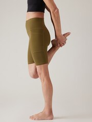 Athleta Green Salutation Stash Cargo 9" Shorts - Image 5 of 7