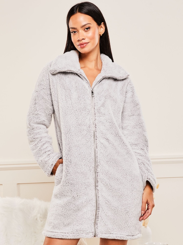 Lipsy Kuscheliger Decken-Poncho mit durchgehendem Reißverschluss - Bild 1 von 4