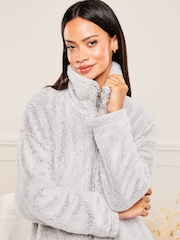 Lipsy Kuscheliger Decken-Poncho mit durchgehendem Reißverschluss - Bild 4 von 4