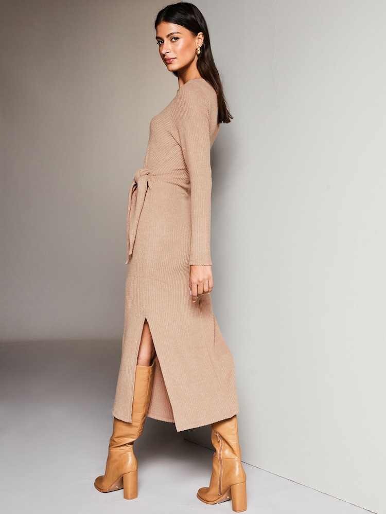 Lipsy Kuscheliges, langärmeliges Midi-Pulloverkleid aus Jersey mit Rundhalsausschnitt und seitlicher Schnürung - Bild 2 von 4 Lipsy Kuscheliges, langärmeliges Midi-Pulloverkleid aus Jersey mit Rundhalsausschnitt und seitlicher Schnürung - Bild 2 von 4