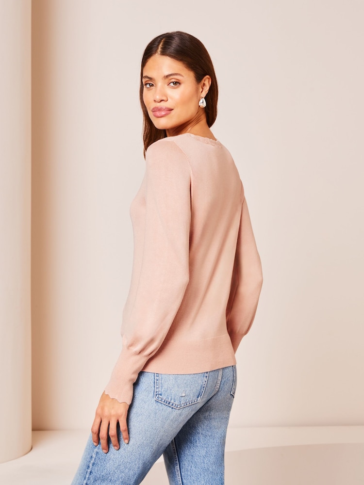 Lipsy Strickjacke mit Knopfleiste, Rundhalsausschnitt und Muschelsaum - Bild 2 von 4