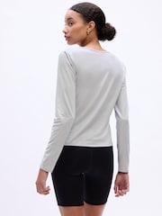 Gap Silver CoolDry Fitted Long Sleeve Scoop Neck T-Shirt - Image 2 of 4