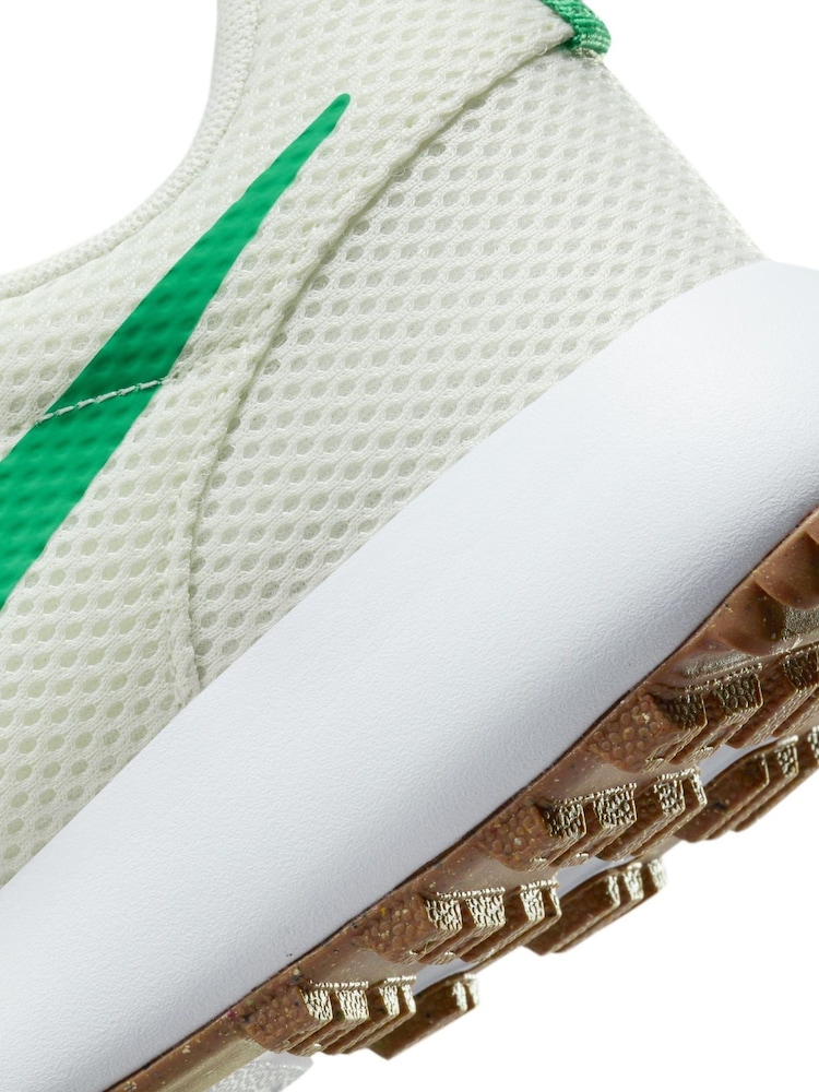 Nike White/Green Roshe G Trainers - Image 11 of 11
