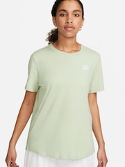 Nike Sportswear Club Essentials T-Shirt aus 100 % Baumwolle - Bild 1 von 5