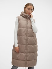 Песочный - Удлиненный дутый жилет с капюшоном Vero Moda - Image 1 of 6