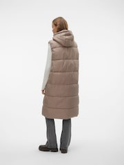 Песочный - Удлиненный дутый жилет с капюшоном Vero Moda - Image 2 of 6