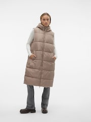 Песочный - Удлиненный дутый жилет с капюшоном Vero Moda - Image 3 of 6