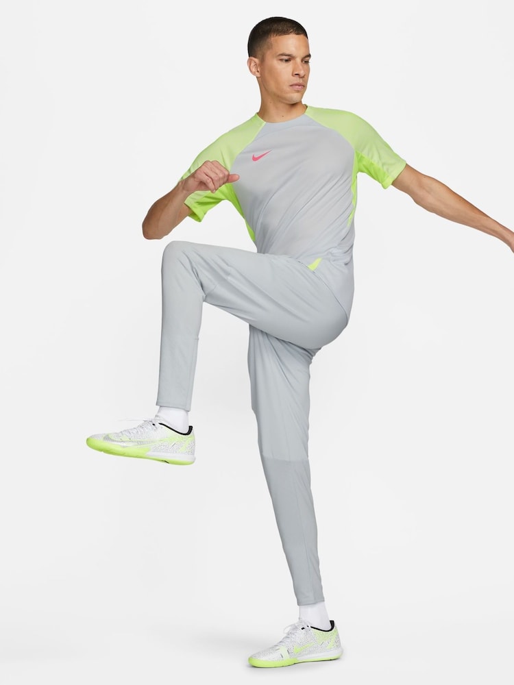 Nike Black/Grey DriFIT Strike Training T-Shirt - Image 7 of 7