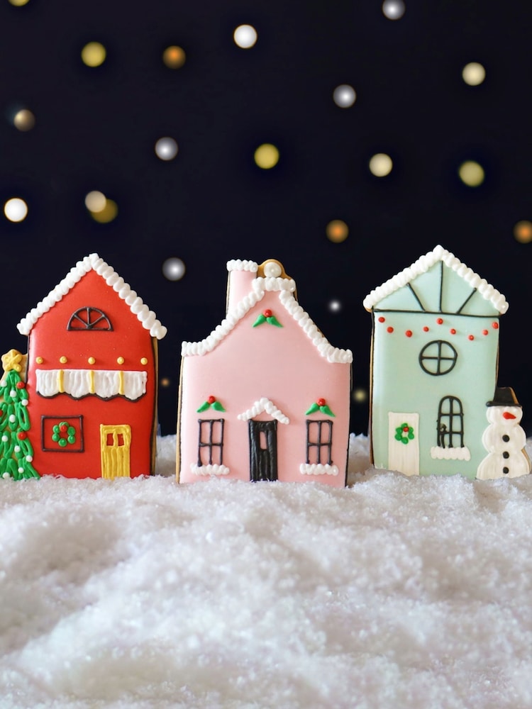 Biscuiteers Christmas Village Letterbox Biscuits - Image 2 of 2 Biscuiteers Christmas Village Letterbox Biscuits - Image 2 of 2