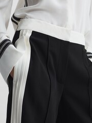 Reiss Black Bryn Contrast Waistband Pintuck Trousers - Image 3 of 6