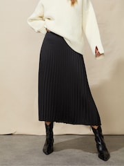 Ro&Zo Pleated Satin Black Skirt - Image 7 of 9
