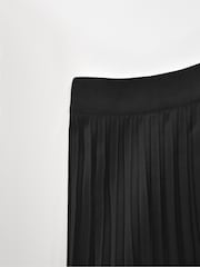 Ro&Zo Pleated Satin Black Skirt - Image 9 of 9