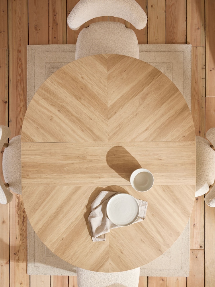 Light Natural Hayford Oak Effect Chevron Extending 4 to 6 Seater Round Dining Table - Image 2 of 8