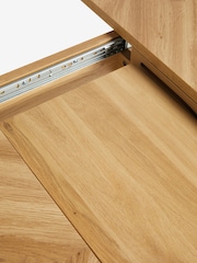 Light Natural Hayford Oak Effect Chevron Extending 4 to 6 Seater Round Dining Table - Image 3 of 8