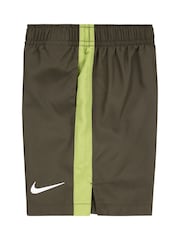 Nike Little Kids Club T-Shirt und gewebte Shorts im Set - Bild 6 von 6