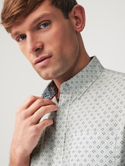 White 100% Cotton Linen Blend Printed Short Sleeve Oxford Shirt - Image 5 of 7