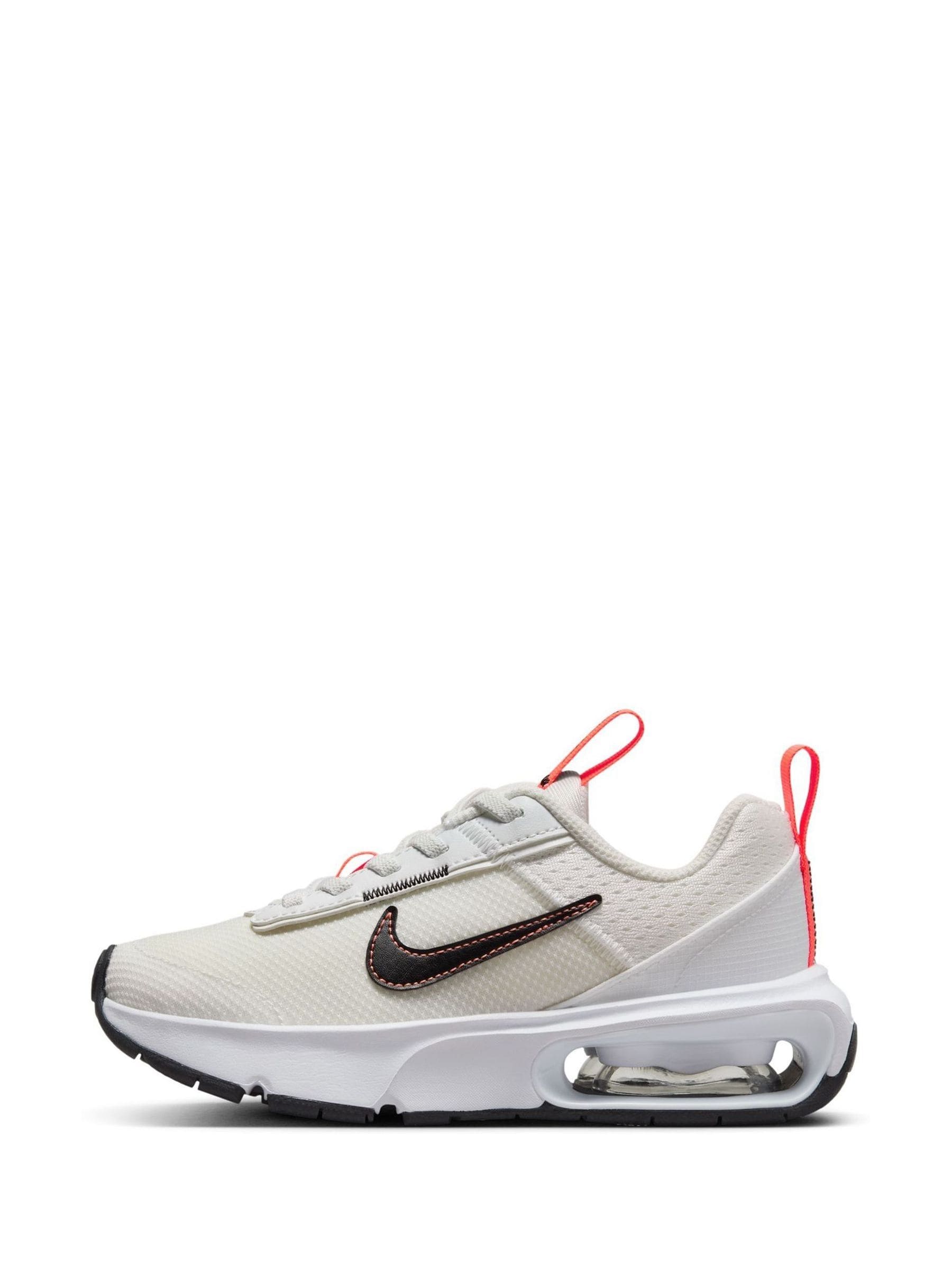 Junior nike trainers white hot sale