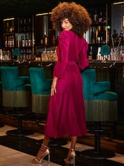 Sosandar Red Plisse Faux Fur Wrap Midi Dress - Image 2 of 4