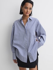 Camisa extragrande de algodón con rayas laterales Danica de Reiss - Imagen 3 de 6