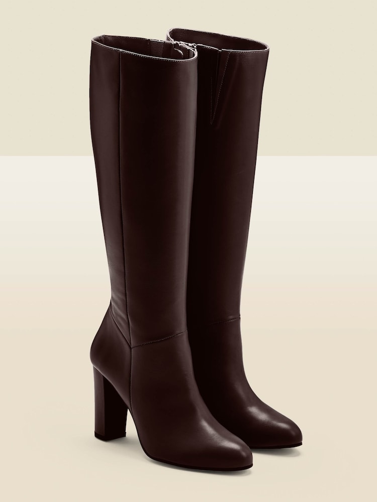 Braun - Sosandar Kniehohe Stiefel aus Veloursleder mit Reißverschluss - Bild 1 von 2 Braun - Sosandar Kniehohe Stiefel aus Veloursleder mit Reißverschluss - Bild 1 von 2