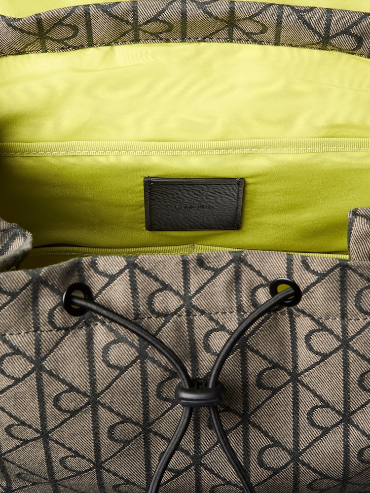 Calvin Klein Vattenavvisande Logotyp Jacquard Ryggsäck - Bild 4 av 4