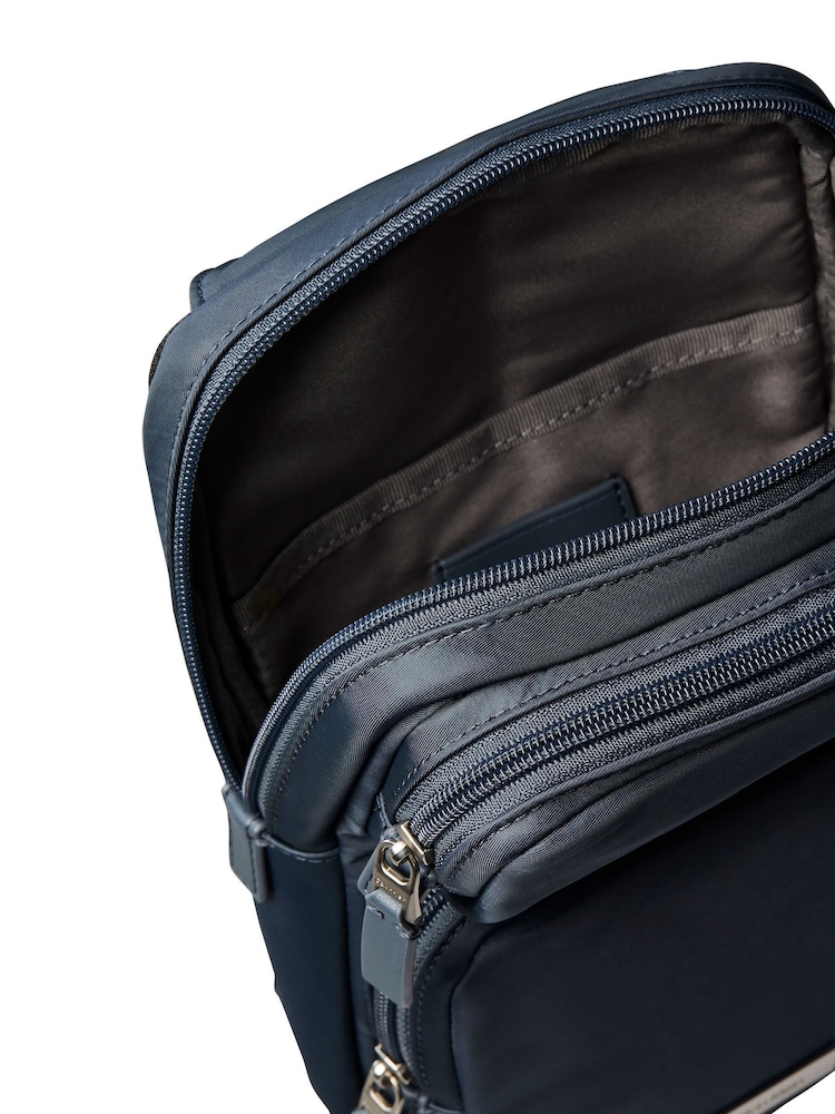 Calvin Klein Nylon Sling Bag - Imagen 3 de 3