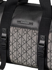 Calvin Klein Emblem Jacquard Duffle Bag - Imagen 2 de 2