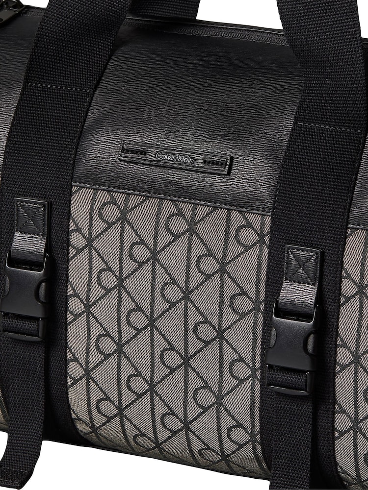 Calvin Klein Emblem Jacquard Duffle Bag - Imagen 2 de 2