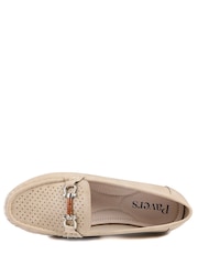 ベージュ - Pavers 通気性 バックルディテール モカシン - 画像 4 / 5