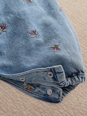 Mamas & Papas Berry Denim Hlače z naramnicami & Komplet rebrastega bodija - Slika 4 iz 4
