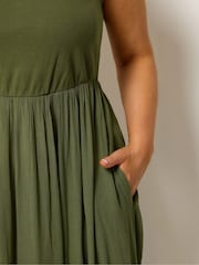 Yours Curve Green Textured Contrast Maxi Dress - Image 4 of 5