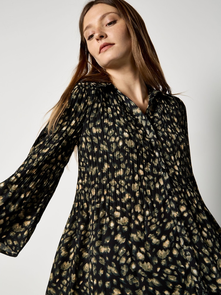 Apricot Abstract Animal Chiffon Plisse Shirt - Imagen 1 de 4