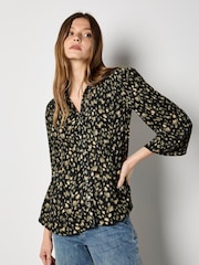 Apricot Abstract Animal Chiffon Plisse Shirt - Imagen 3 de 4