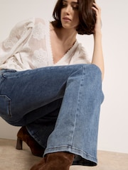 Apricot Lulu Burgundy Flare Jeans - Imagen 5 de 6