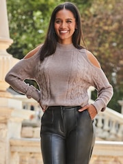 Sosandar Natural Cable Knit Cold Shoulder Jumper - Image 4 of 5