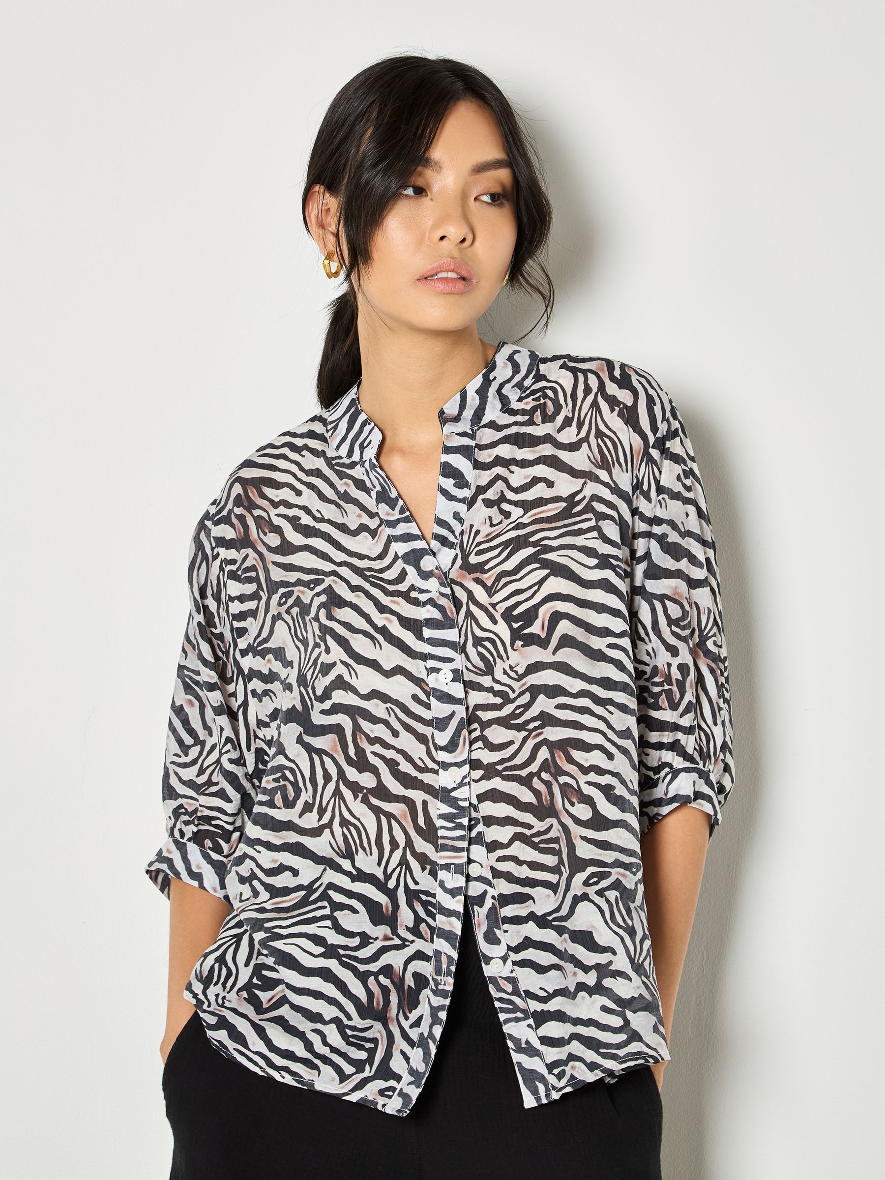 购买Apricot Zebra Oversized Lightweight 女式衬衫来自Next Singapore