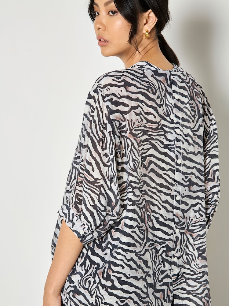 Apricot White Zebra Oversized Lightweight Blouse - Image 4 of 4