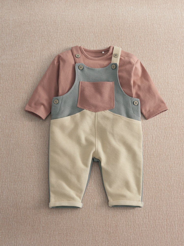 Set di salopette a blocchi di colore Mamas & Papas 2 Piece - Immagine 1 di 4