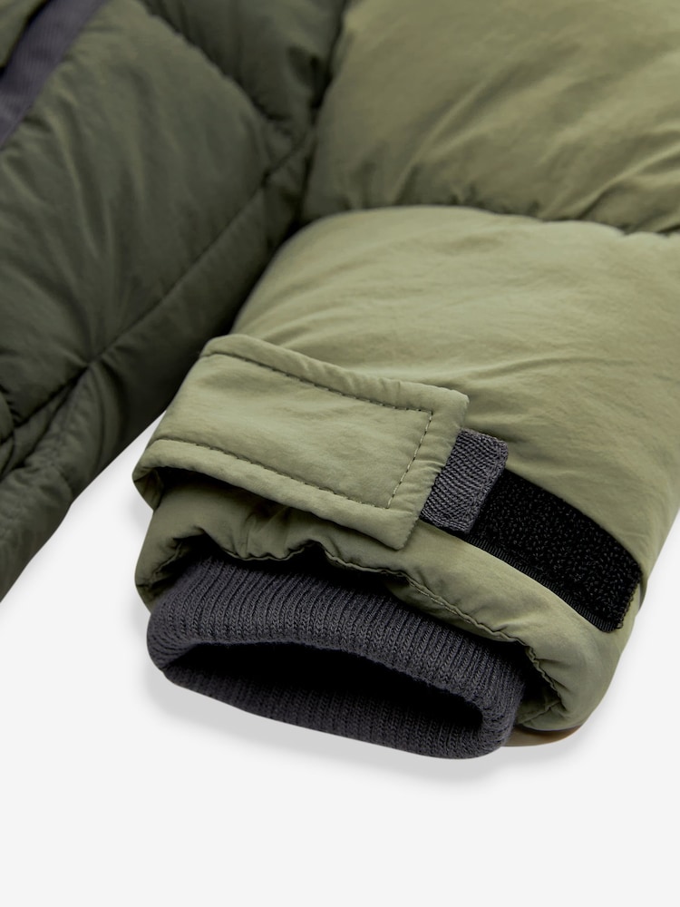 Groen kleurvlak - Borg fleece gevoerde regenbestendige gewatteerde jas met capuchon (3 mnd - 7 jr) - Image 10 of 11