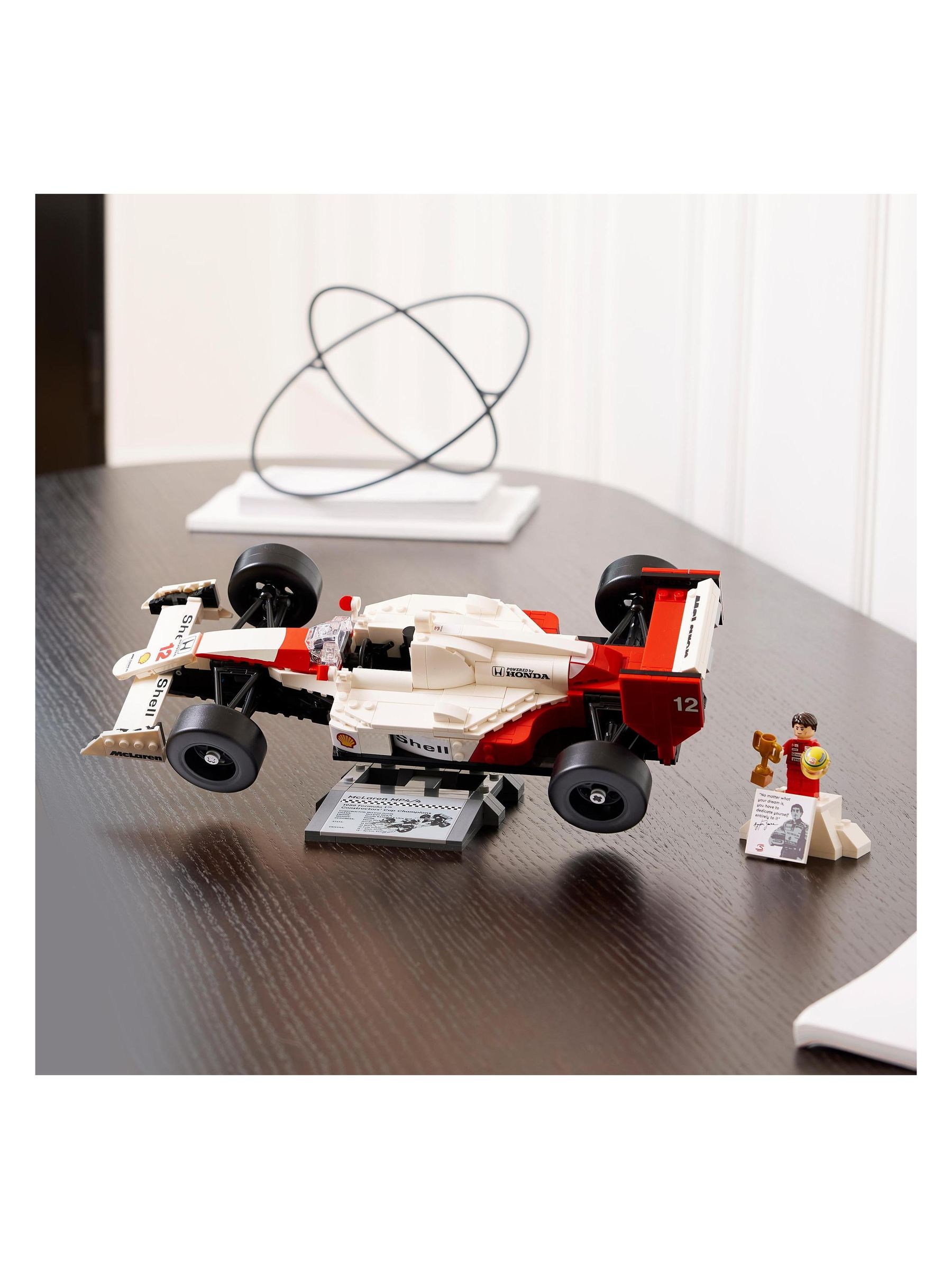 Cumpără Set LEGO Icons McLaren MP4/4 și Ayrton Senna 10330 from