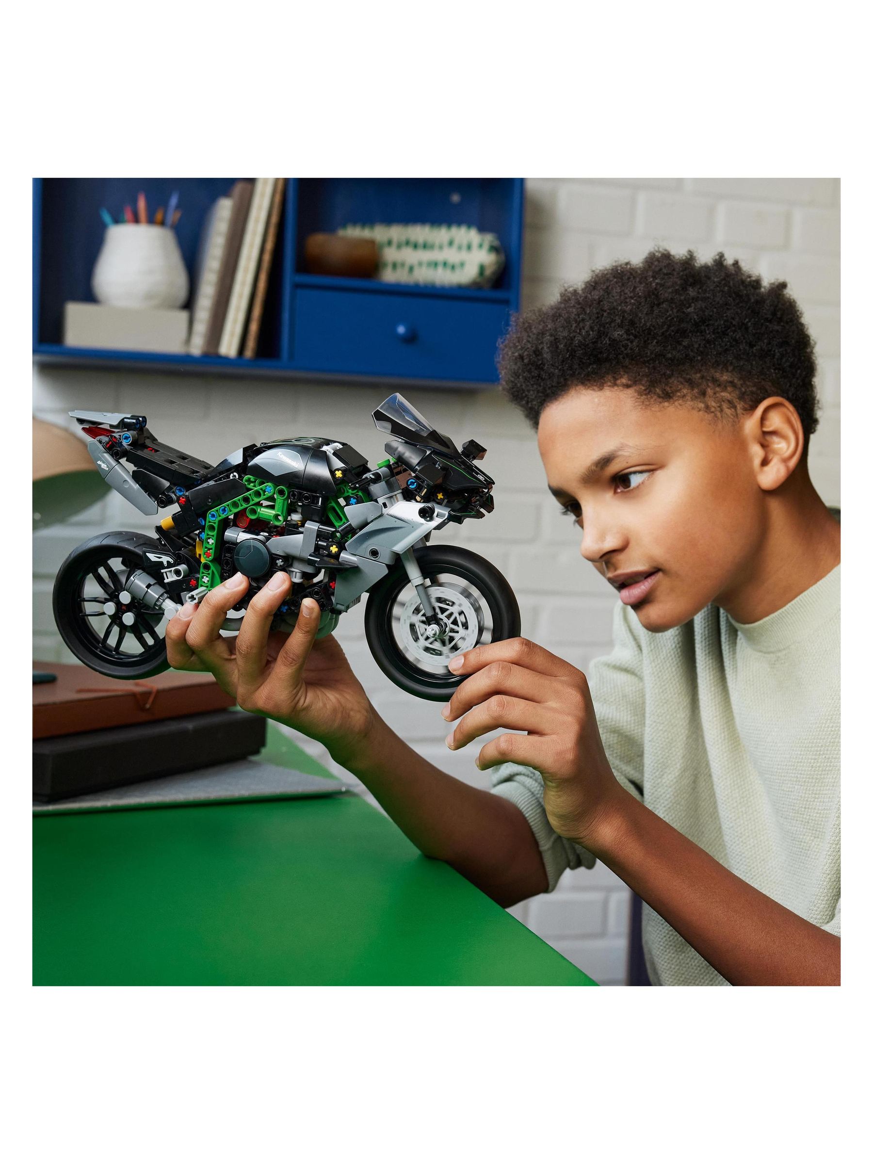 Cumpără Set motocicletă LEGO Technic Kawasaki Ninja H2R 42170 from