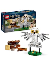 LEGO Harry Potter Hedwig at 4 Privet Drive 76425 - Image 1 of 8